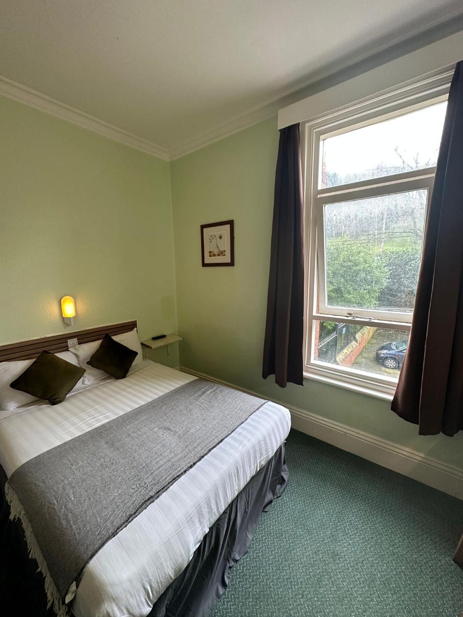 Green Gables Hotel سكرابورو الغرفة الصورة