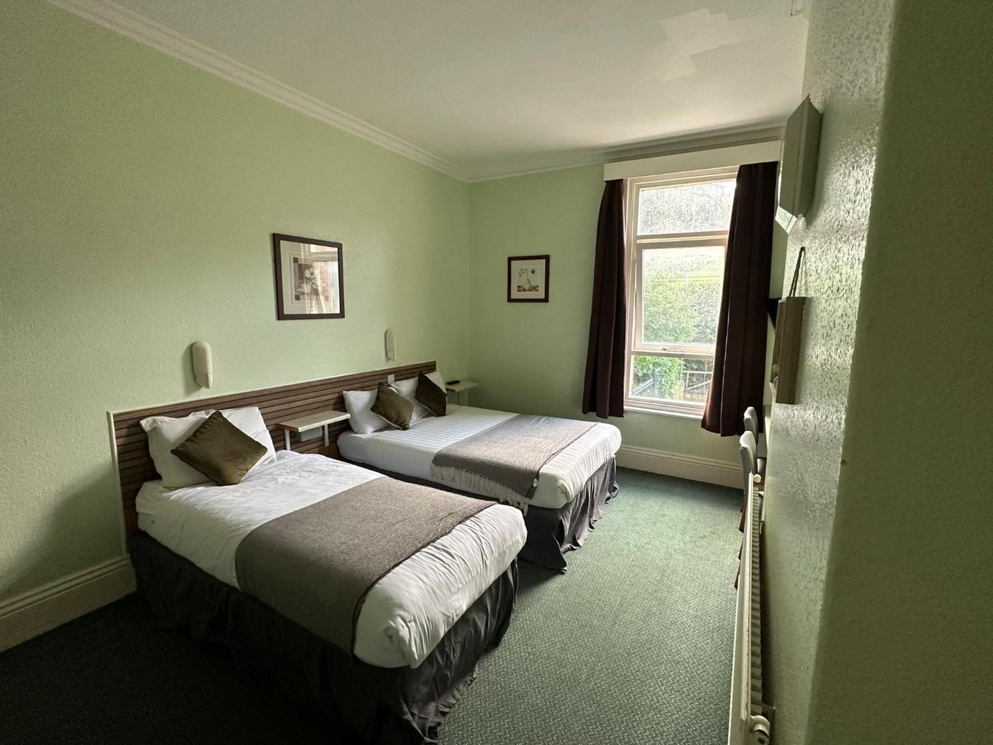Green Gables Hotel سكرابورو الغرفة الصورة