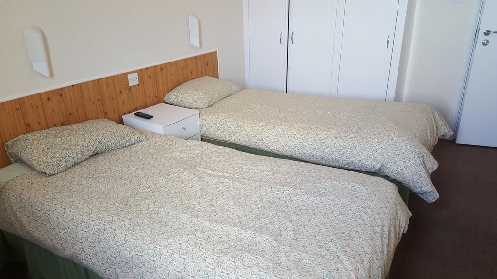 Green Gables Hotel سكرابورو الغرفة الصورة